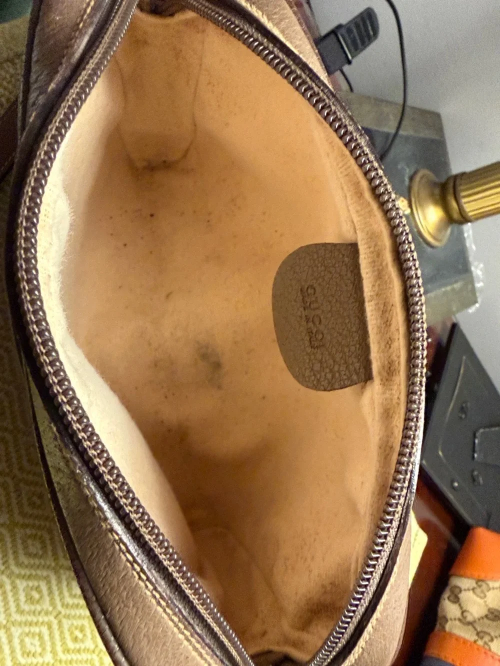 Authentic Gucci Beige Brown GG Supreme Crossbody Bag - Picture 2 of 4